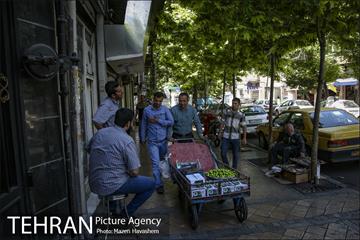 شهرنگار؛ خیابان منوچهری 15