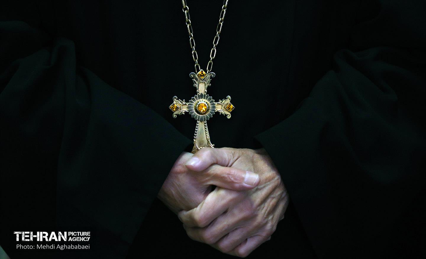 نشست صمیمانه شهردار منطقه 8 با نخبگان جامعه ارامنه 8