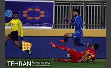 دیدار تیم های فوتبال نفت تهران واستقلال تهران