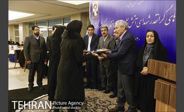 نشست صمیمانه خانواده های شهدای آتش نشان حادثه ساختمان پلاسکو با شهردار تهران 34