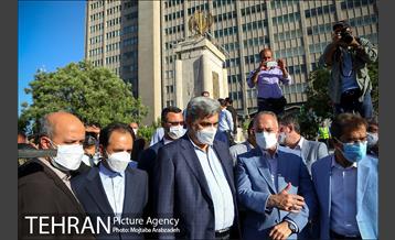 نصب اولین یادبود شهدا در میدان امام خمینی 13