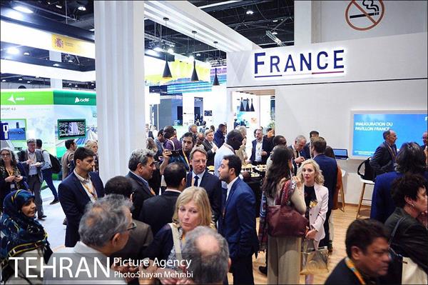 بازدید پیروز حناچی از نمایشگاه مجمع جهای شهری  16