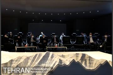 بازدید نمایندگان مجلس شورای اسلامی از رصدخانه شهری تهران 3