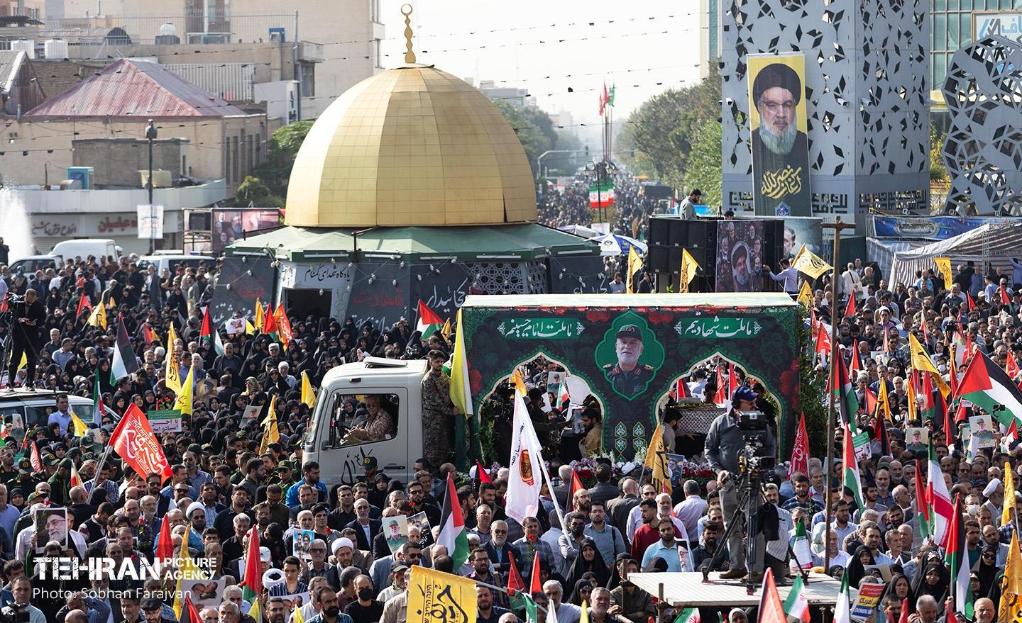 مراسم تشییع پیکر شهید سردار عباس نیلفروشان - 2 45