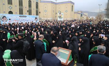 مراسم تشییع شهیده فائزه رحیمی در هوافضای سپاه 15