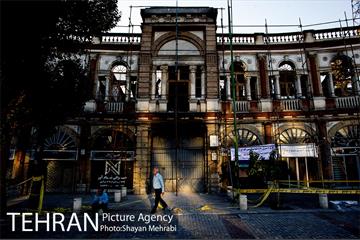 بازدید شهردار تهران از خسارت آتش سوزی اخیر میدان حسن آباد 3