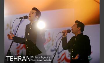 اجرای خیابانی محمد معتمدی و ارکستر سازهای ملی ایران در بوستان آب و آتش 16
