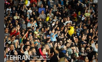 ویژه برنامه شب فیروزه ای در دریاچه شهدای خلیج فارس 8