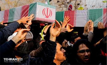 تشییع پیکر ۲۰۰ شهید گمنام دفاع مقدس در تهران 37