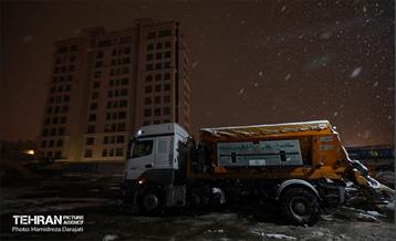 به وقت خدمت؛ برف‌روبی منطقه 1 شهرداری تهران 16
