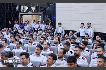 نشست مدیرعامل سازمان آتش‌نشانی تهران با کارکنان 13