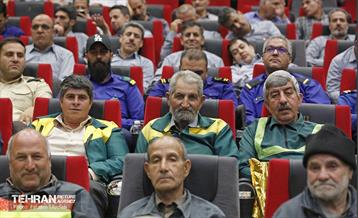 همایش تجلیل از کارگران شهرداری منطقه ۵ 15