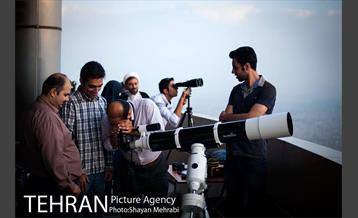 استهلال هلال ماه شوال از فراز برج میلاد تهران 22