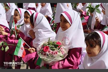 جشن شکوفه‌ها در منطقه ۱1 32