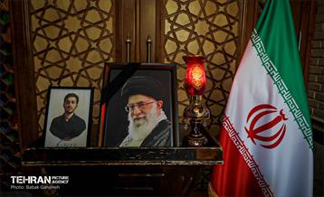 زائران مراسم وداع با آقای شهید ایران در زائرشهرهای منطقه ۱۳ 27
