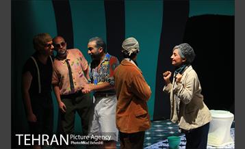 نمایش مرفی‎ 15