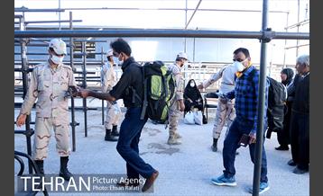 گیت نهایی ایرانی ها برای ورود به کشور عراق. در این بخش مهرنهایی داخل پاسپورت چک می شد