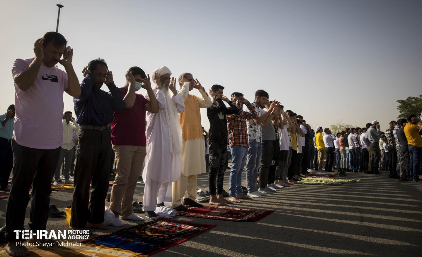 اقامه نماز عید فطر افغانستانی های اهل تسنن مقیم تهران 42