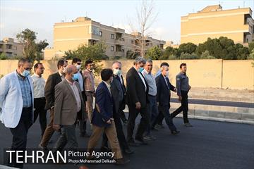 بازدید شهردار تهران از ضلع جنوبی خیابان استاد معین در پادگان جی 9