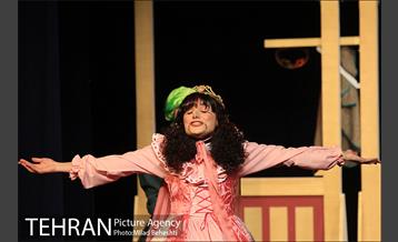 نمایش شاهزاده خانوم بدترکیب‎ 4