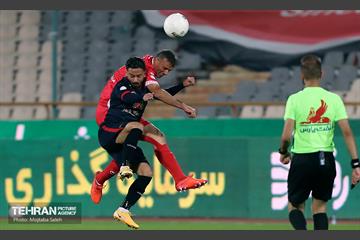 دیدار تیم های فوتبال پرسپولیس و نساجی مازندران 5
