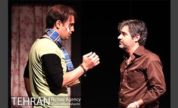 نمایش مرثیه ای برای آقای ع 3