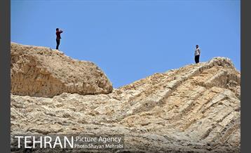 جاری‌ شدن آب در چشمه‌علی 42