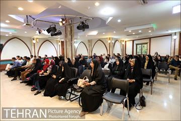 دومین حلقه ادبی پنجره در فرهنگسرای اندیشه 10