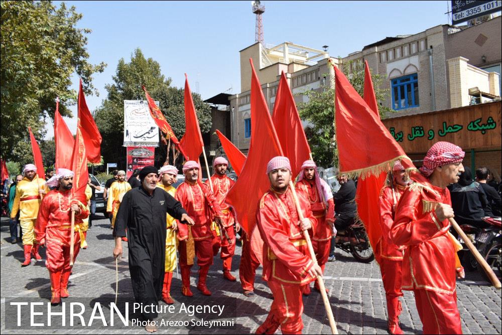 مراسم عزاداری ظهر عاشورا در بازار تهران 1