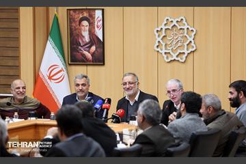 نشست هم‌اندیشی هیئت رئیسه اتاق اصناف تهران، روسای اتحادیه‌های صنفی تهران و هیئت امناء بازار تهران با شهردار تهران 39