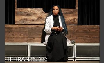 نمایش بیگانه‎ 5