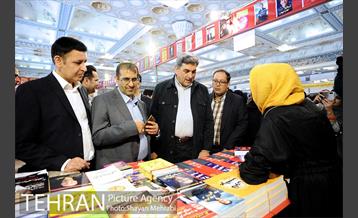 بازدید شهردار تهران از سی و دومین نمایشگاه بین المللی کتاب تهران 21