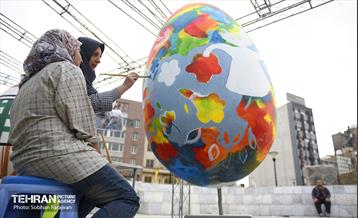 جشنواره تخم‌مرغ رنگی در میدان هفت تیر 7