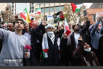 راهپیمایی ۱۳ آبان 9