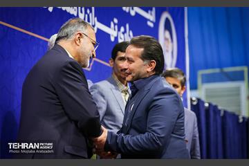 آیین رونمایی از تاکسی‌ون‌های جدید شهرداری تهران 19