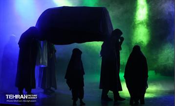 نمایش آیینی خانه ای از گل و اندوه 4