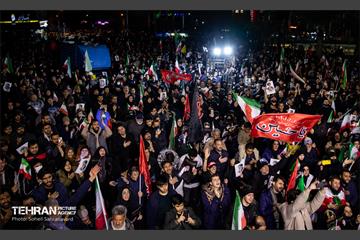 مراسم عزاداری شهادت رهبر انقلاب اسلامی در میدان ولیعصر(عج)