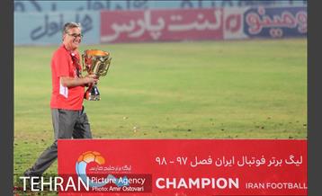 اهدای جام قهرمانی لیگ برتر به تیم پرسپولیس 27