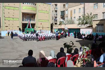 جشن شکوفه‌ها در منطقه ۱1 11