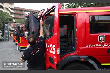 آیین بدرقه خادمین سازمان آتش‌نشانی 48