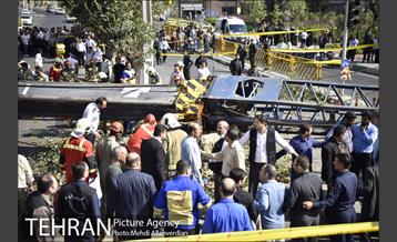 سقوط جرثقیل در بزرگراه شهید محلاتی 5