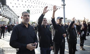 آیین بدرقه جاماندگان اربعین در میدان امام حسین(ع) 11