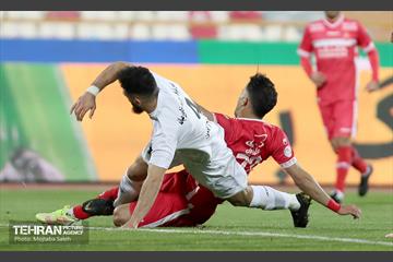 دیدار تیم های فوتبال پرسپولیس و ذوب آهن  18