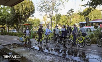 پویش سه شنبه های بدون خودرو در منطقه 8