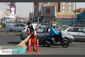 خدمات شهرداری تهران در پایان راهپیمایی ۲۲ بهمن - ۱ 7