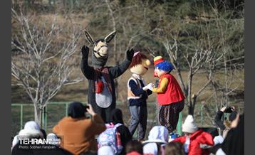 پنجره‌ای رو به آسمان آبی در منطقه 3 31