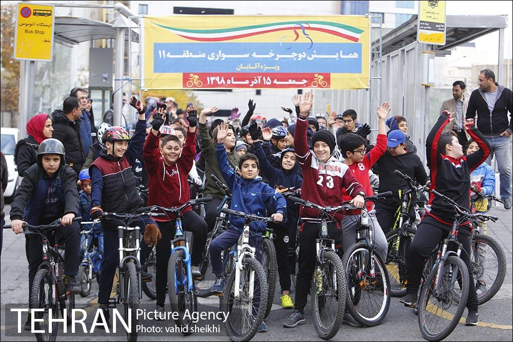 همایش دوچرخه سواری دانش آموزان در منطقه 11 6