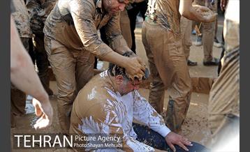 آیین گِل ‌مالی ‌لرستانیهای مقیم پایتخت 1