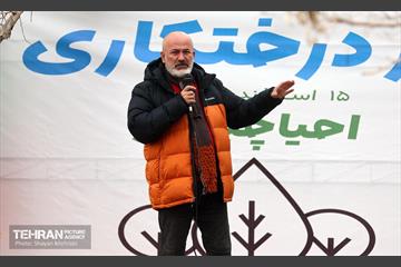 کاشت 2000 نهال مثمر در بوستان جنگلی چیتگر 36