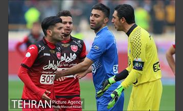 دیدار تیم های فوتبال استقلال و پرسپولیس